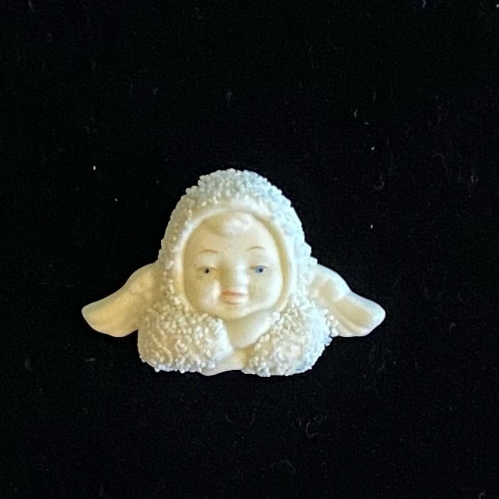 Vintage Snowbaby Pin